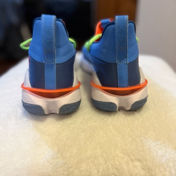 Stephen Curry 7 NERF Super Soaker Colorway Sneakers - Picture 6 of 8